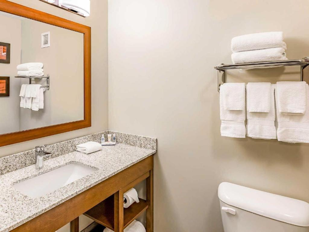 Quality I-20 Exit 108 Hotel 2*